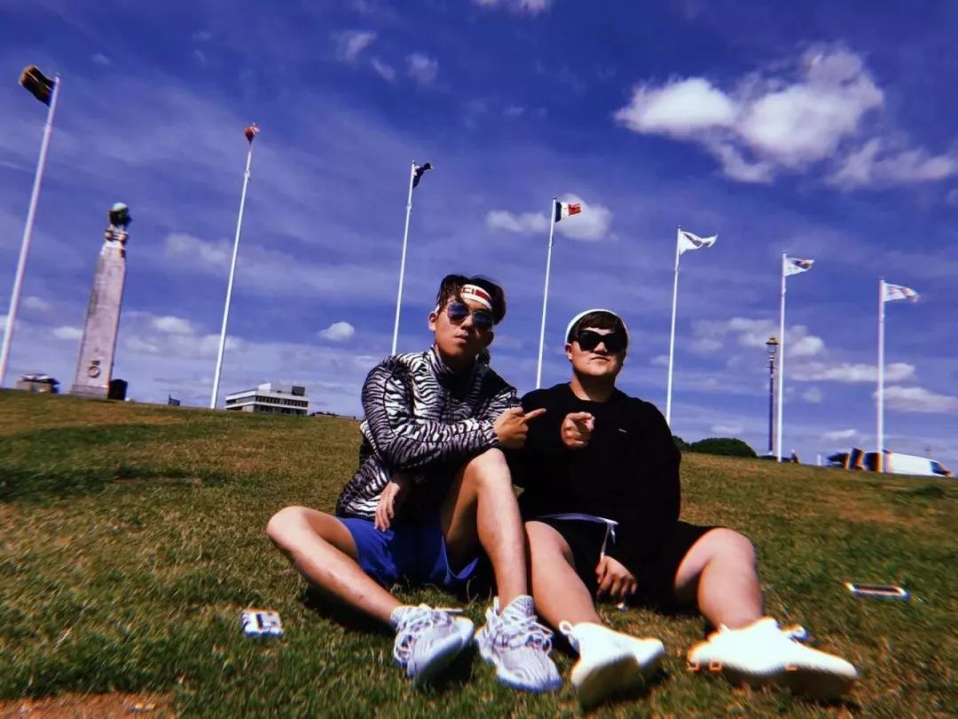 云南昆明潮鞋,穿着80多万鞋子的学生