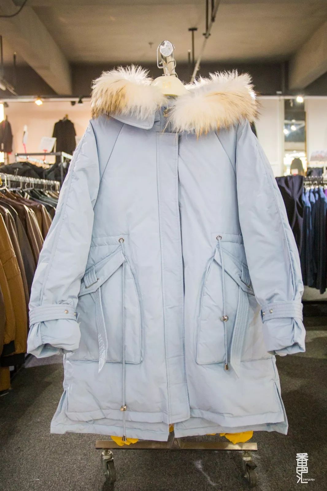 仅6天！南村服装厂特卖会开抢，卫衣100元3件！羽绒买一送一