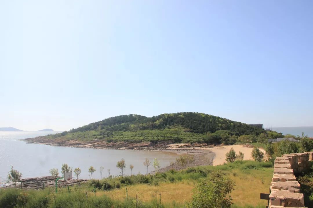 车主买了三菱劲炫，表示物有所值！操控良好的手动挡，外观前卫有格调，内饰被吐槽都不是大事儿