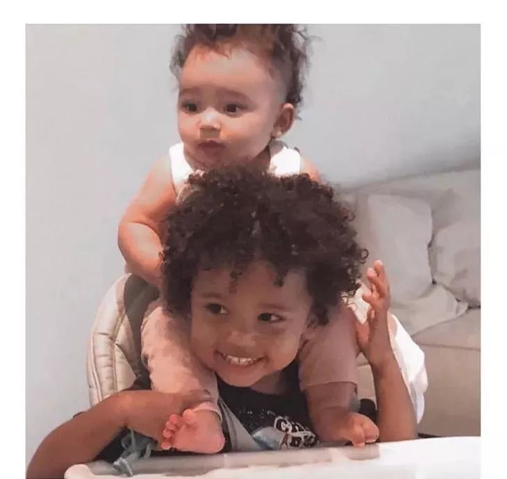 侃爷晒与卡戴珊合照想复合,侃爷卡戴珊时装发布会