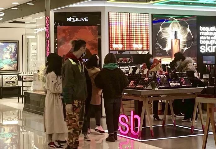 贵阳市购物中心哪些可以逛,贵阳喷水池24小时营业的店