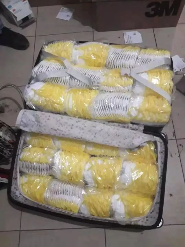 满屏都在担忧疫情后经济走势，绍兴这名布商却还花上百万买这些……