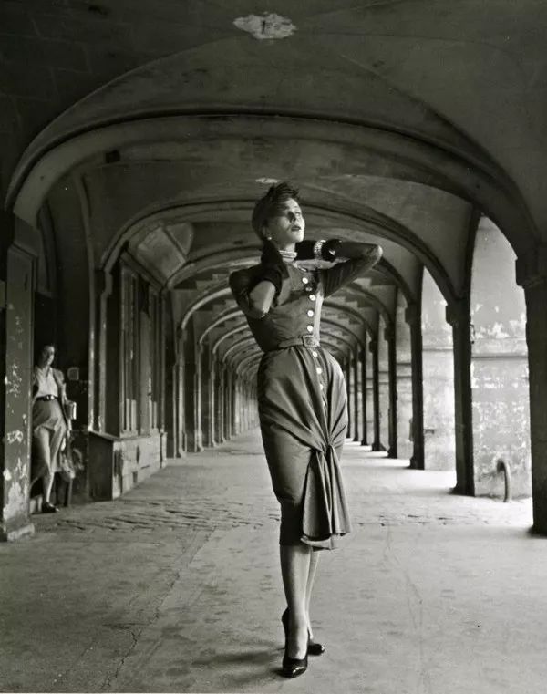 这位香奈儿的死对头，与迪奥先生齐名，打造出最原汁原味的法式优雅