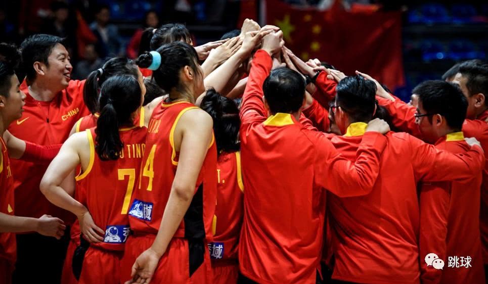 女篮主帅怒怼全体队员,女篮主教练怒斥视频