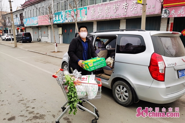 微信群里“报菜名”村书记化身“代购小哥”