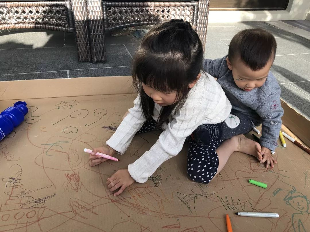 不用花钱就能玩的儿童游戏,十个小朋友玩游戏