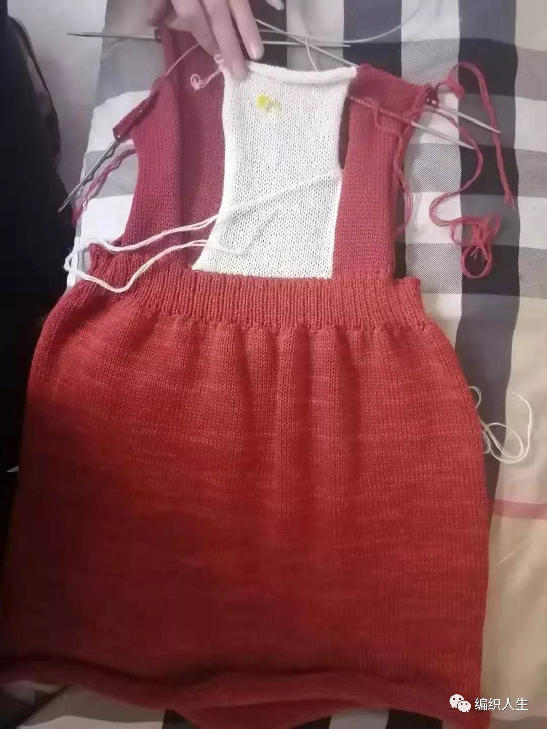 好看的毛衣女自己织的,好看又好织的毛衣花样女童连衣裙