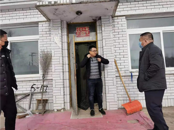 让党旗飘扬在疫情防控上的最前线,党旗飘扬在疫情防控一线图片