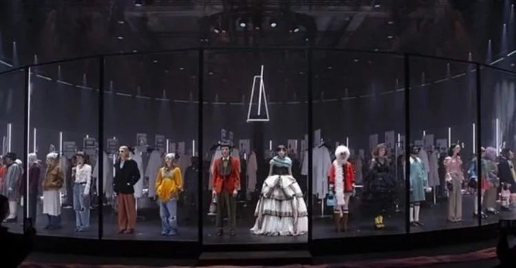 这个尸堆满地的舞台是否满足你对“血腥混乱美学”的全部想象？