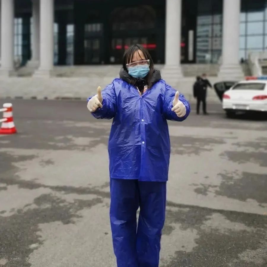 这位少年审判法官在防疫执勤中犯了“职业病”丨法院战“疫”速览