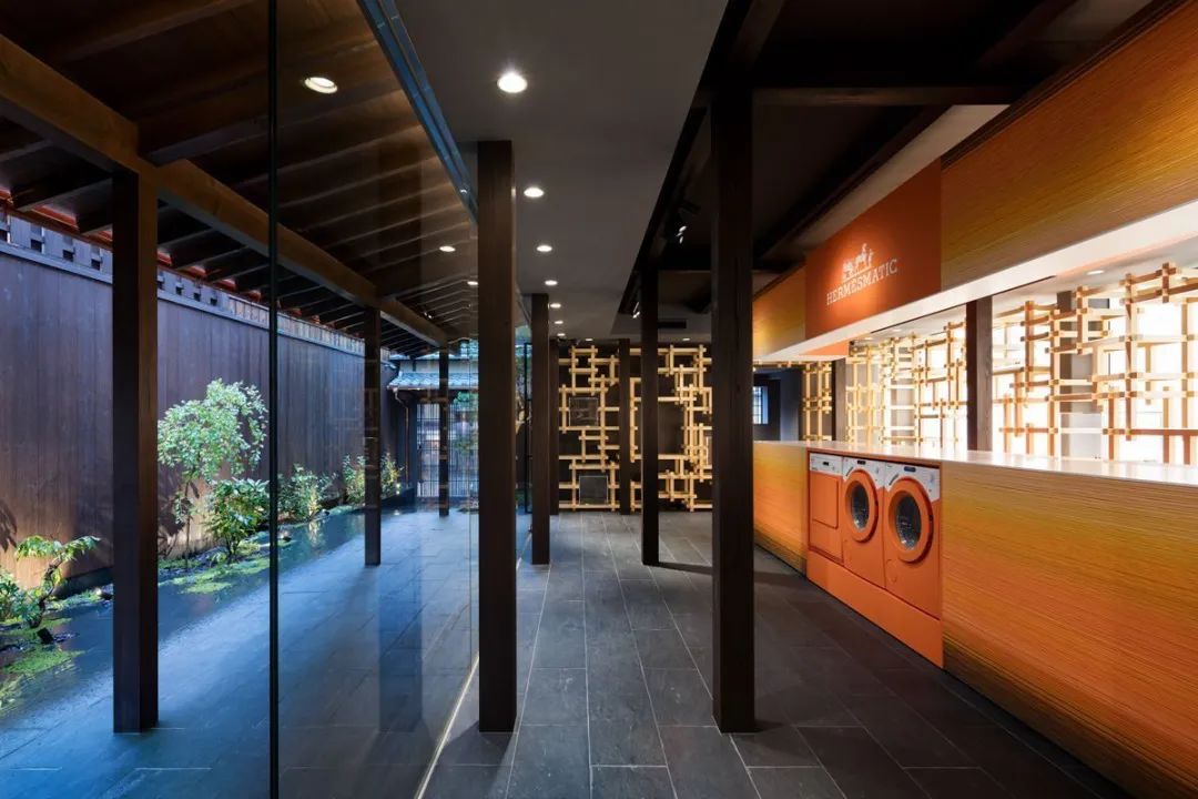 日常生活中的时尚博主,一个居家上班的博主