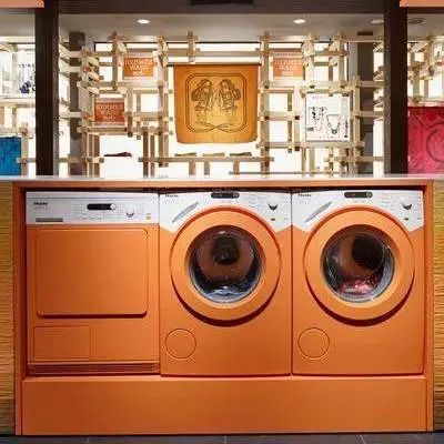 日常生活中的时尚博主,一个居家上班的博主