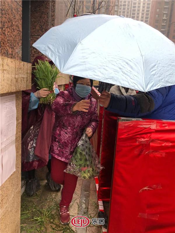 战“疫”有爱！忆通置业联手明迅传媒免费派送千斤菜