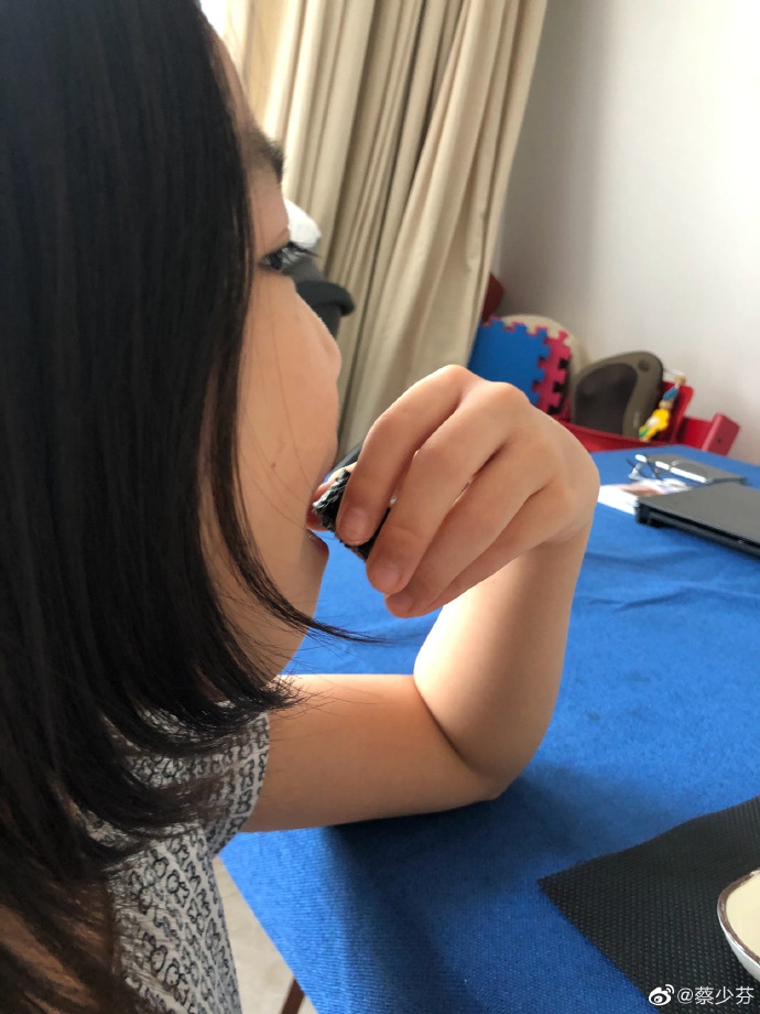 蔡少芬上海住宅长什么样,蔡少芬晒香港80平米豪宅视频