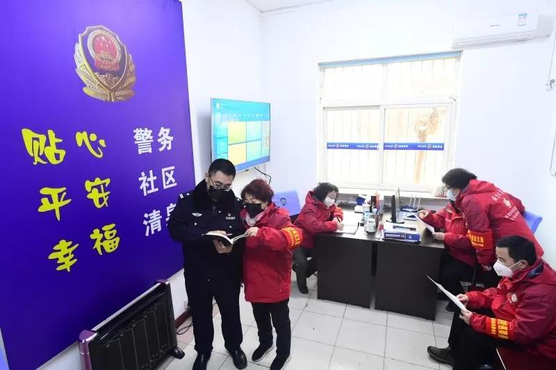 浠栦滑鏄畧鎶よ竟鐤嗗畨瀹佺殑蹇犺瘹鍗＋,浠栦滑鏄畧鎶ゅ钩瀹夌殑瀹夊叏鍗＋