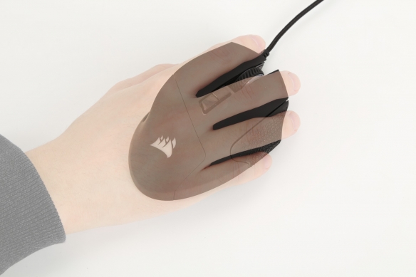 海盗船sabrergbpro游戏鼠标体验,海盗船rgb鼠标好用吗