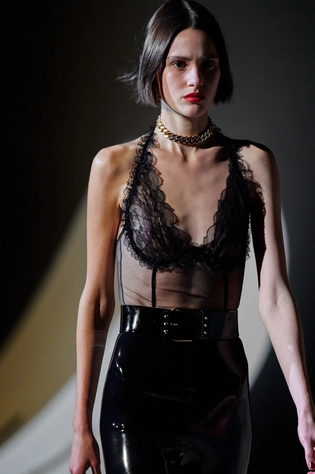 巴黎时装叫什么,什么是巴黎时装