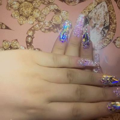 cardib亚裔美甲师,cardib的美甲师