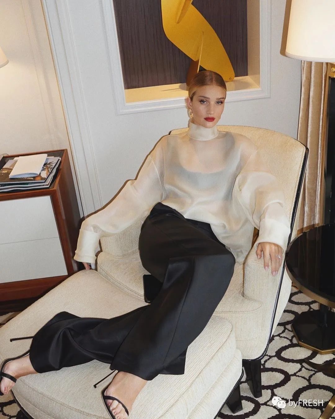 想要穿得简单又有活力感,如何穿得温柔又知性