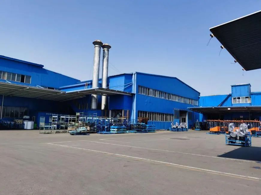 记者直击防疫保供一线,记者实地采访一线抗疫人员