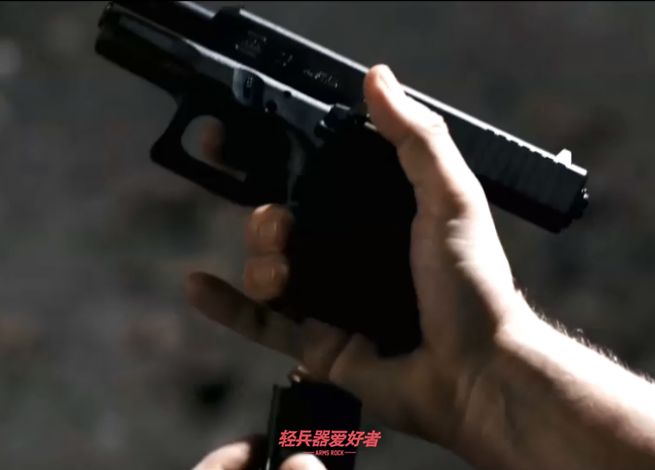 德国战术电影看过吗？《孤胆保镖》硬汉大叔和少女的枪械盛宴「电影*器武**解析」