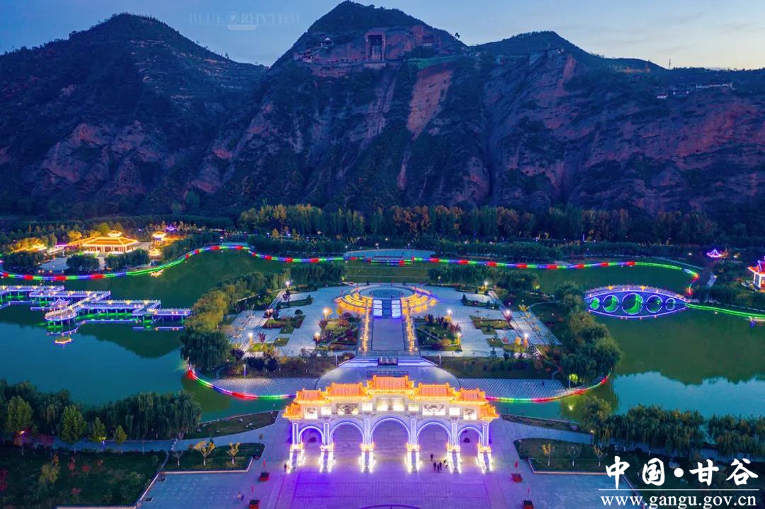 甘谷大像山世界之最,甘谷大像山镇全景