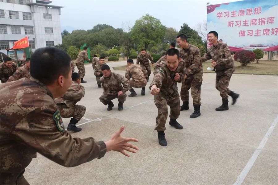 前线夜读|新兵连的迷彩记忆