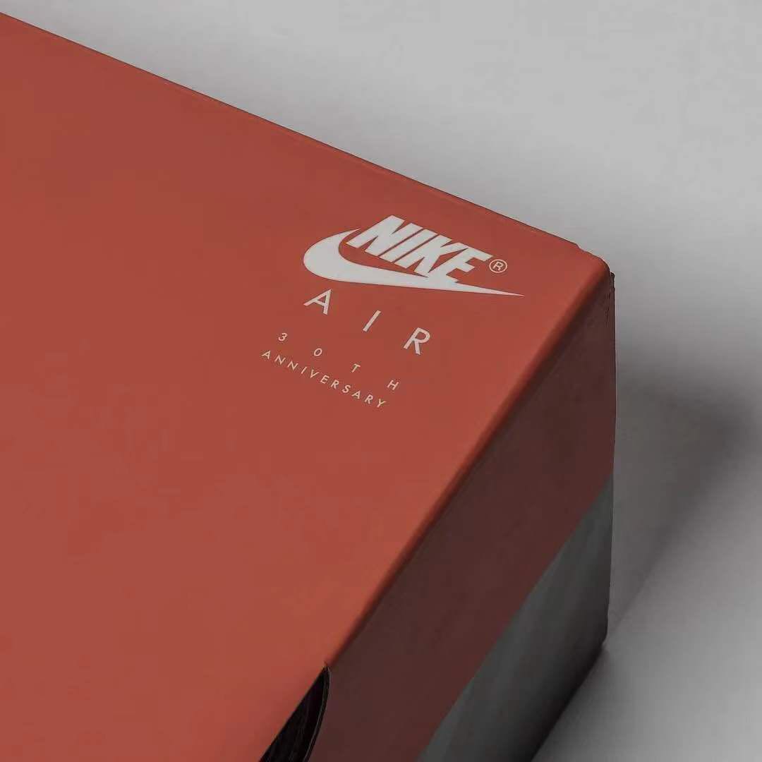 当弟弟们还在排队抢鞋的时候，*靠我**着这些千元鞋盒甩他们十年