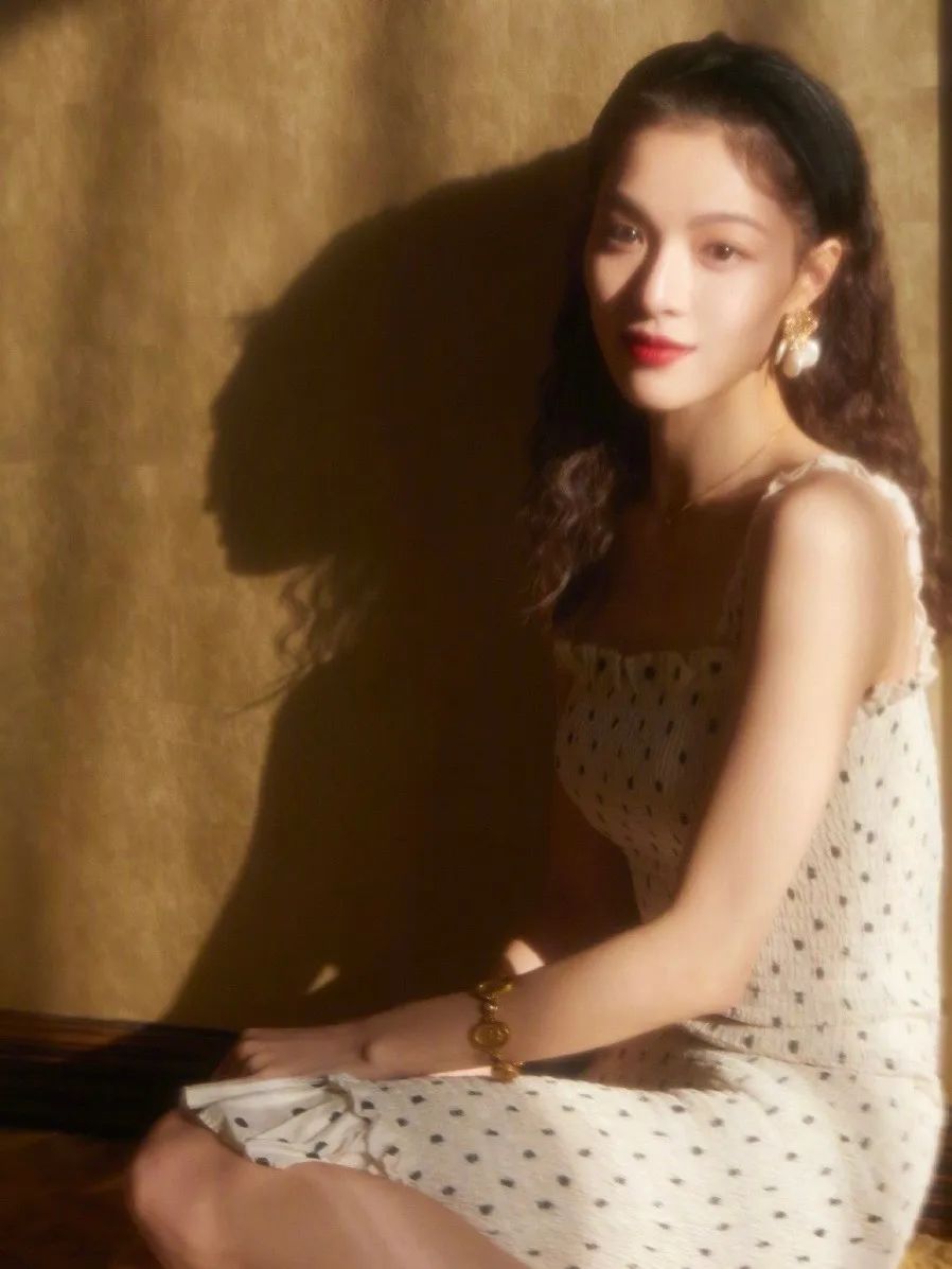 今年一定要给自己买一对红色耳环,耳环买什么材质的好