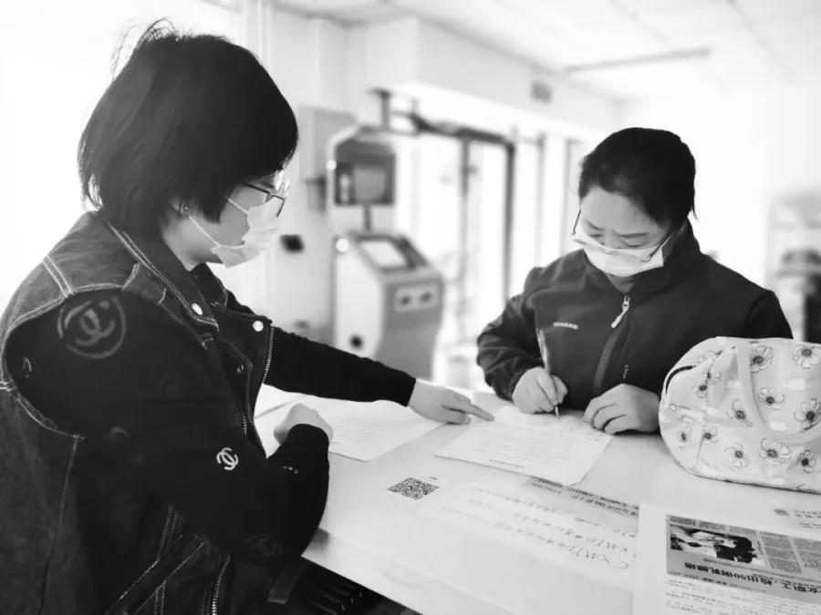 威海市开展清明节祭扫活动,别样清明一样情云上祭祀寄哀思