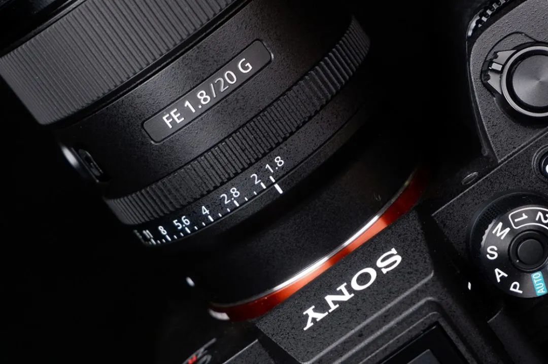 索尼fe20mmf1.8g超广角镜头,索尼fe35mmf1.4gm镜头测评