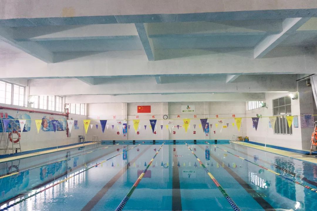 致敬最美逆行者|奥冠体育所有门店向援鄂医务人员和军警全年免费开放！