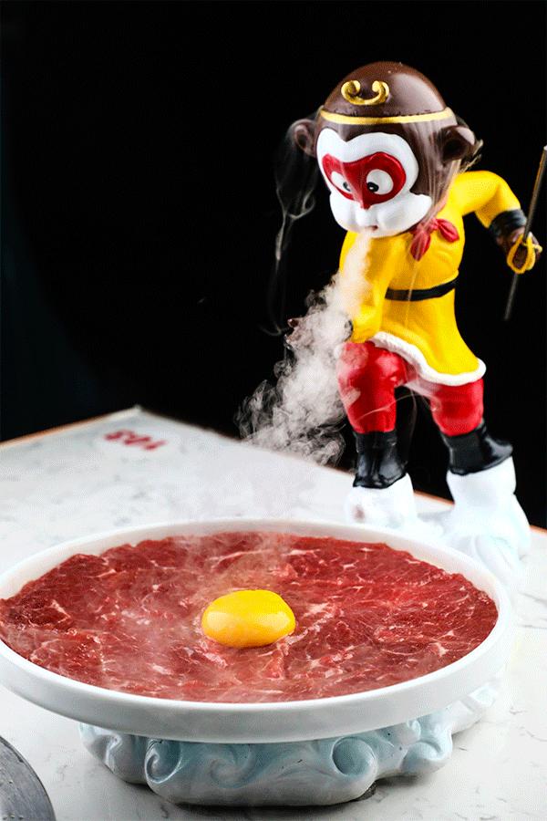 帝都惊现奇葩串串！神奇鸭肠会悬浮？！大牌口红用来吃...