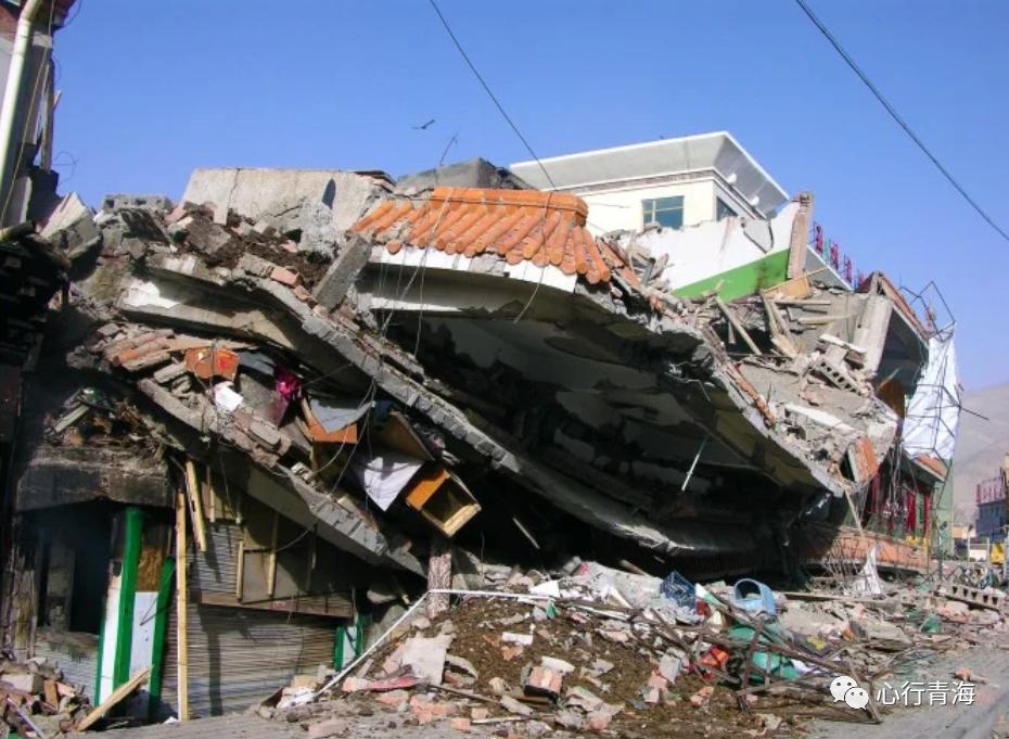 抗震救灾玉树,玉树不倒