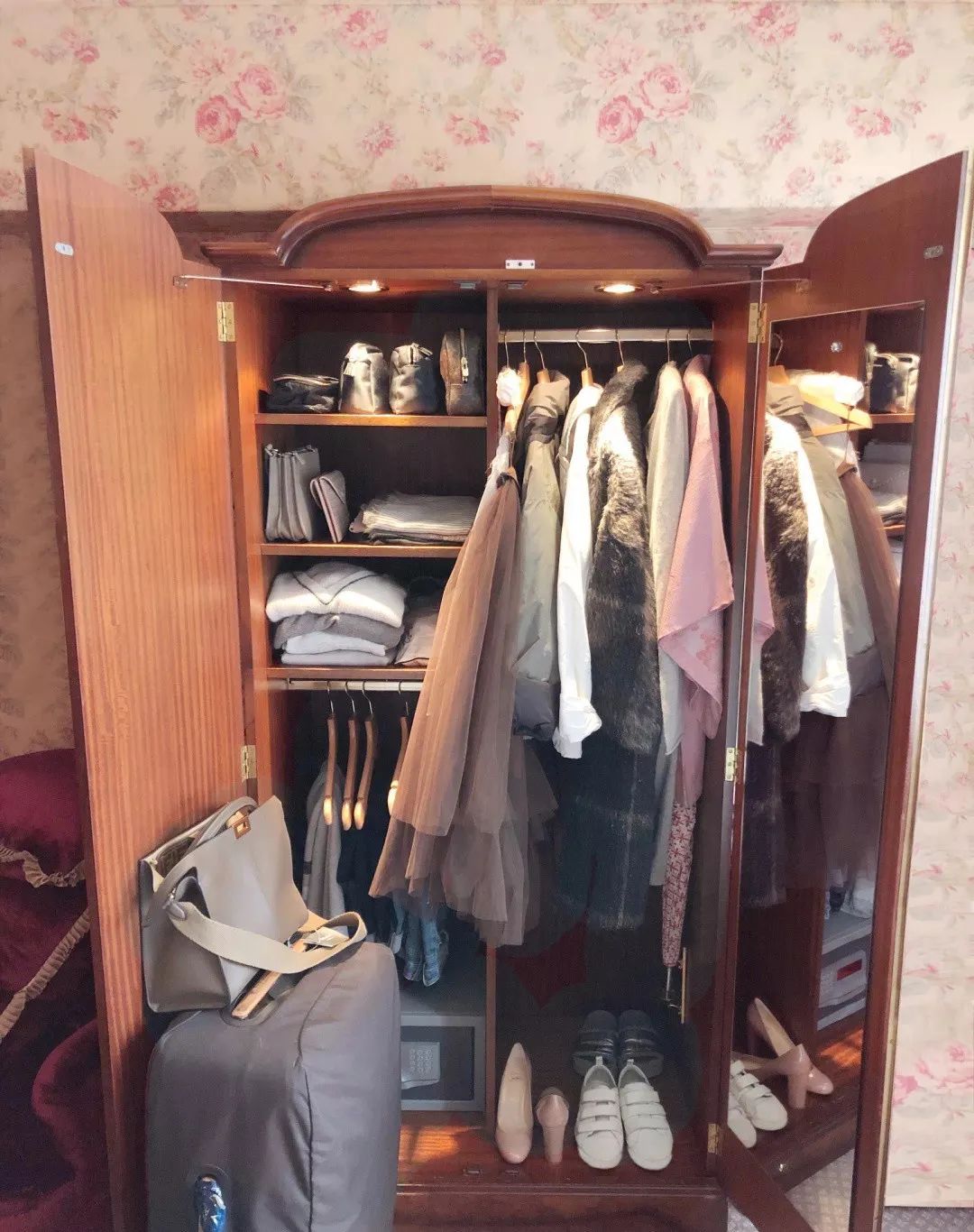 4岁逛连卡佛，13岁成香奈儿常客，她才是初代白富美