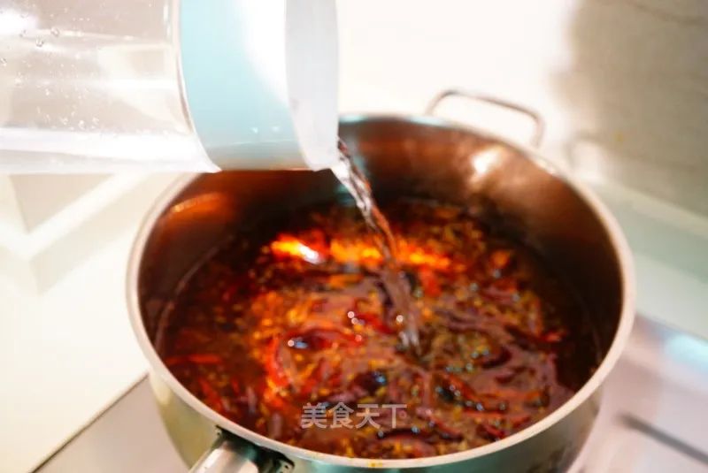 无任何添加的卤鸭货,刚卤出来的鸭货比较麻