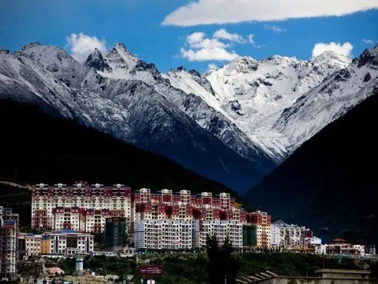 四川大学甘孜医院招聘,甘孜州医院招聘网站