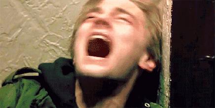 以案释法三名小伙假冒女子,警方破获男子对女网友诈骗抢劫案