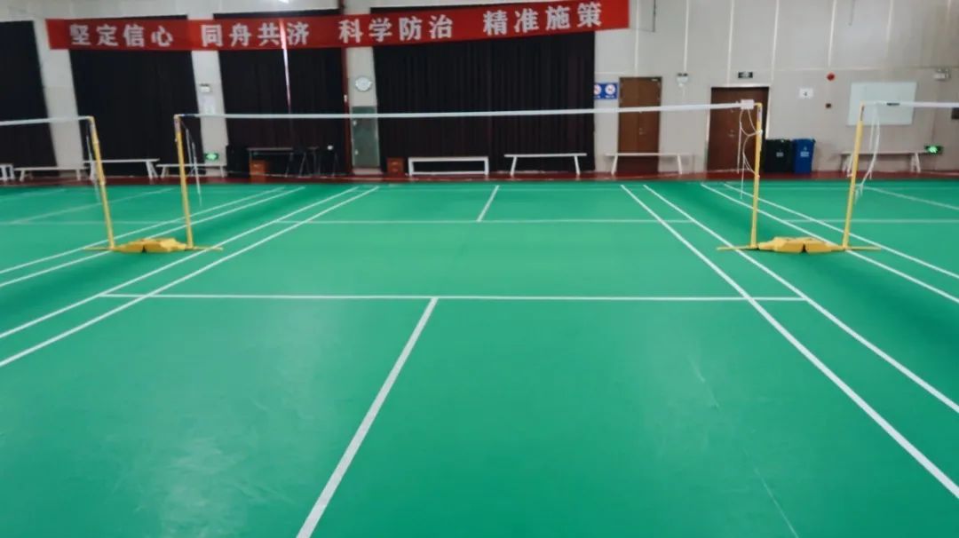 松江免费羽毛球场地,打篮球找不到场地