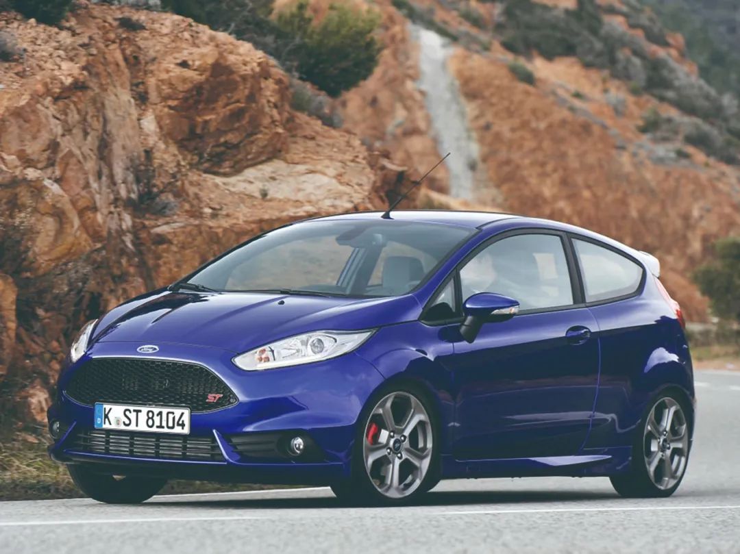 福特二手车2万左右嘉年华自动挡,二手车买铃木雨燕还是福特嘉年华