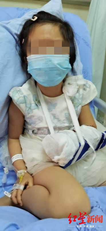 小孩在自助餐厅摔伤谁负责,孩子在餐厅滑梯受伤怎么维权