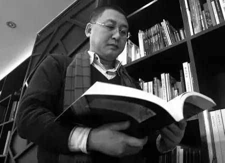 他曾位列中国富豪榜，如今却倾家荡产甘愿为“奴”……