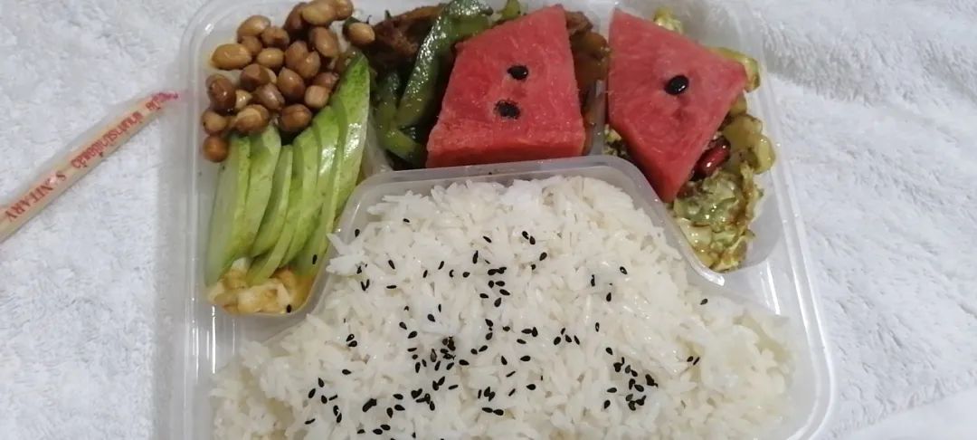 听说工资很高,我应聘到柬埔寨“种菠菜”,结果很意外......