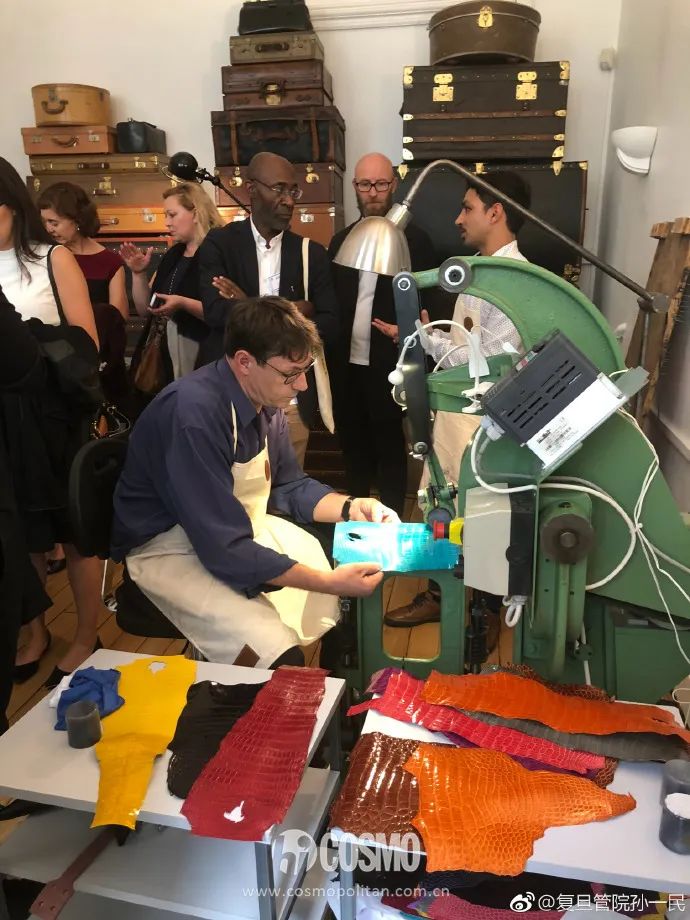 宋祖儿的包包里有什么,宋祖儿包包里面的东西