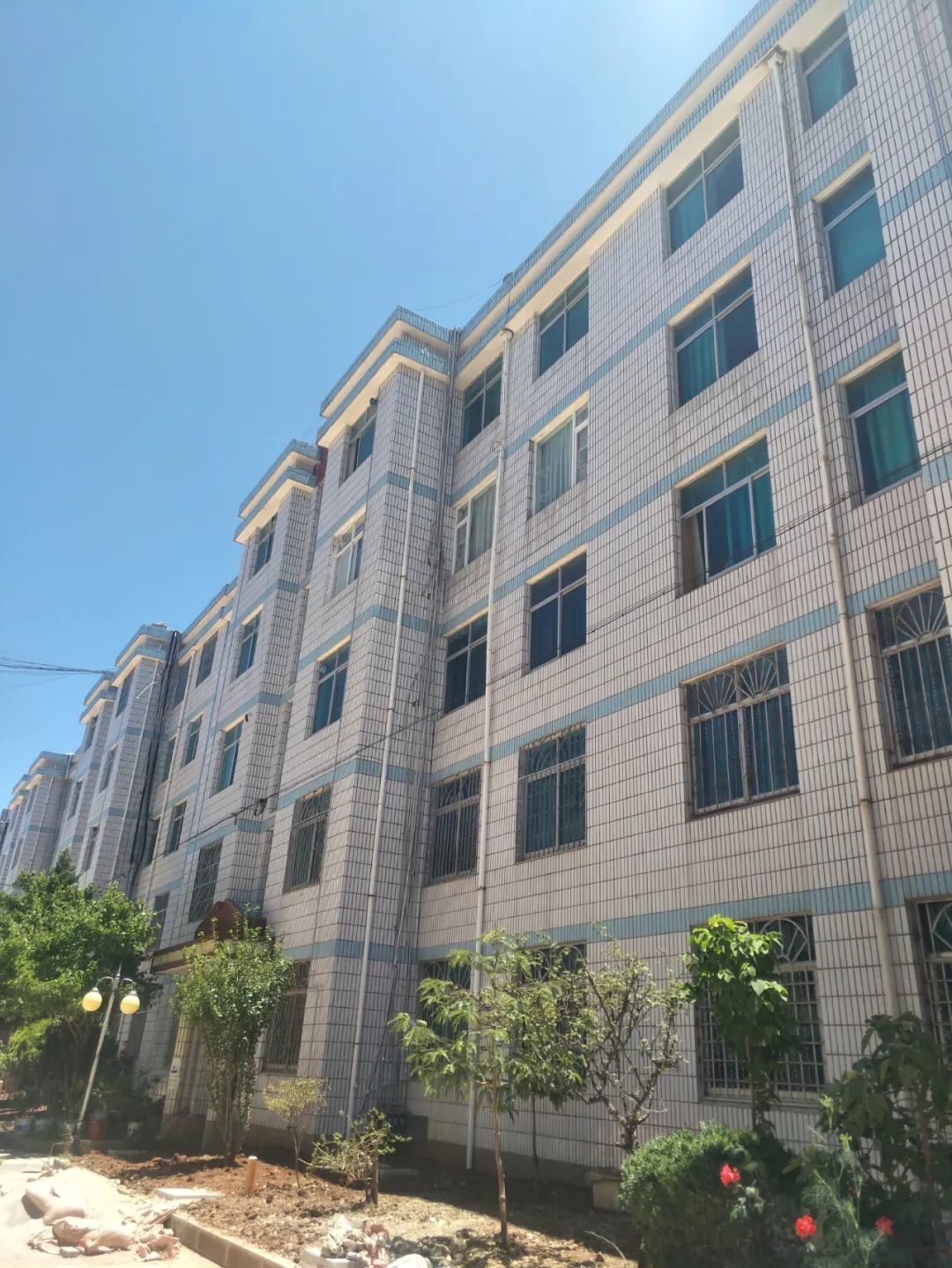 急售2室2厅一厨一卫,县城中心地段二室一厅出售