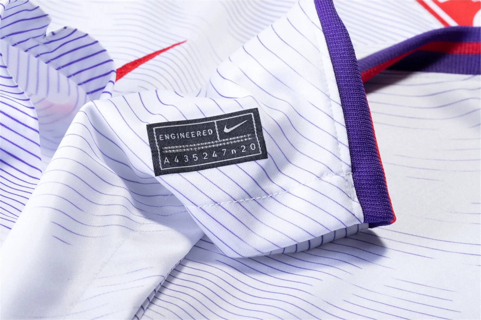 售价约640元，美国网站开售2020版中国男足主客场球衣