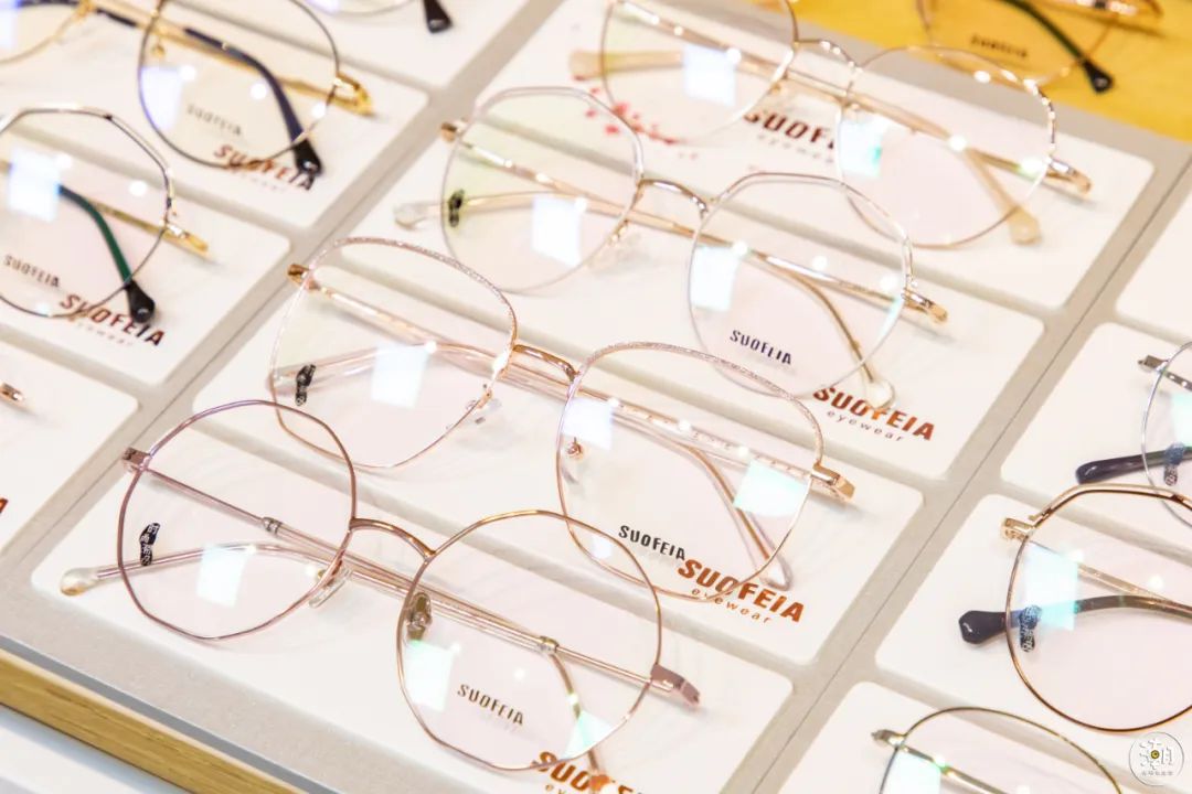 蔡司依视路镜片五折送镜框,蔡司依视路3.6折多少钱