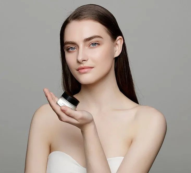 眼霜中的爱马仕!清爽不长脂肪粒,去黑眼圈效果秒2000元腊梅,亲测有效