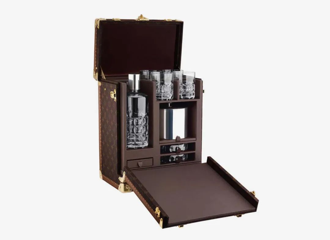 一只硬箱的传奇之旅