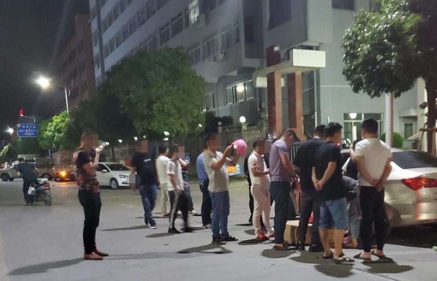 卖头盔赚100万,卖头盔一天赚1800万